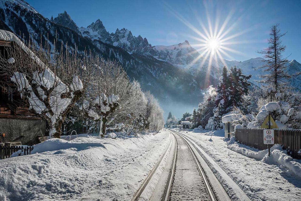 Eden Hotel, Apartments And Chalet Chamonix Les Praz Exterior photo